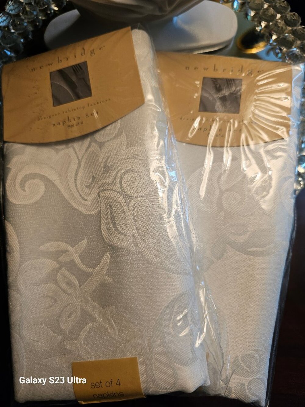 Newbridge Barcelona Luxury Damask Square (Set of 4 Napkins), White